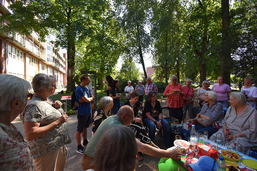 2023 06 25 SNC Buecherschrankgeburtstag